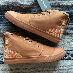 NWT Bangs High Top Women’s Sneakers